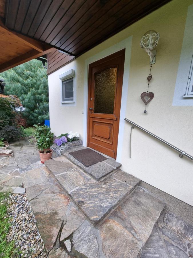 Haus Flora - Ferienwohnung Bodensdorf Exterior photo